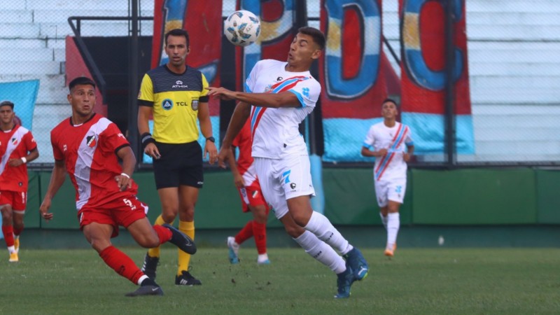 Maipú no levanta cabeza: perdió frente a Arsenal por 2-0 y todavía no pudo sumar de a tres